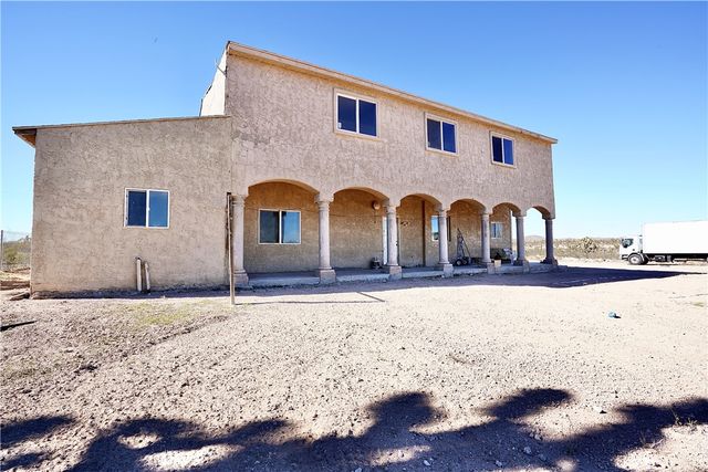 17352 Longhorn Drive, Dolan Springs, AZ 86441