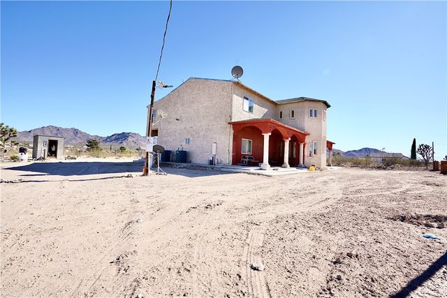 17352 Longhorn Drive, Dolan Springs, AZ 86441