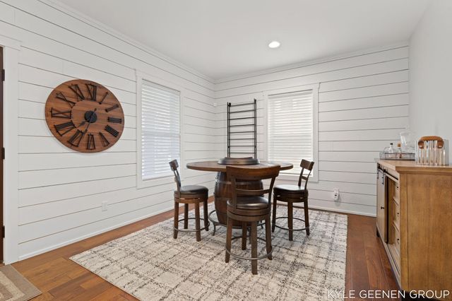 140 W 10th Street, Holland City, MI 49423