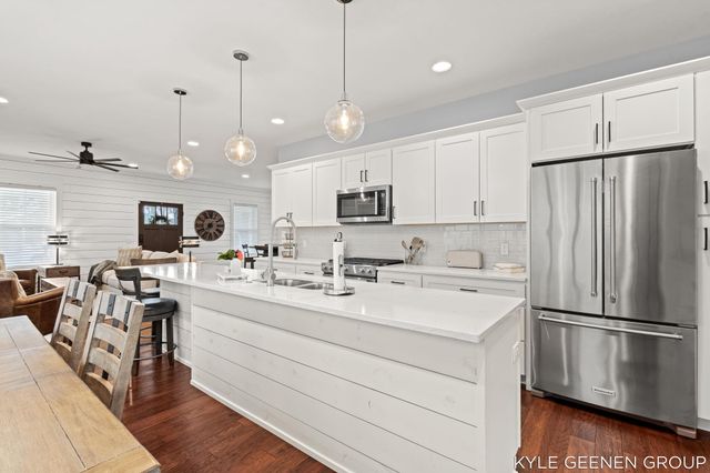 140 W 10th Street, Holland City, MI 49423