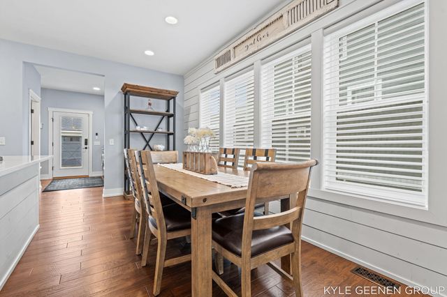 140 W 10th Street, Holland City, MI 49423