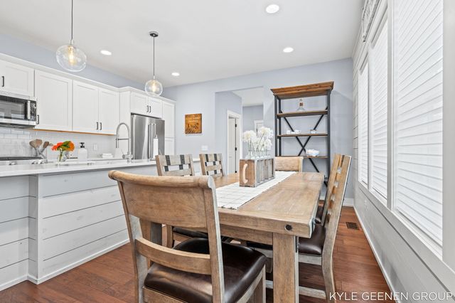 140 W 10th Street, Holland City, MI 49423