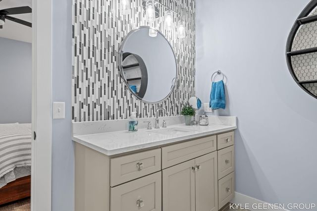 140 W 10th Street, Holland City, MI 49423