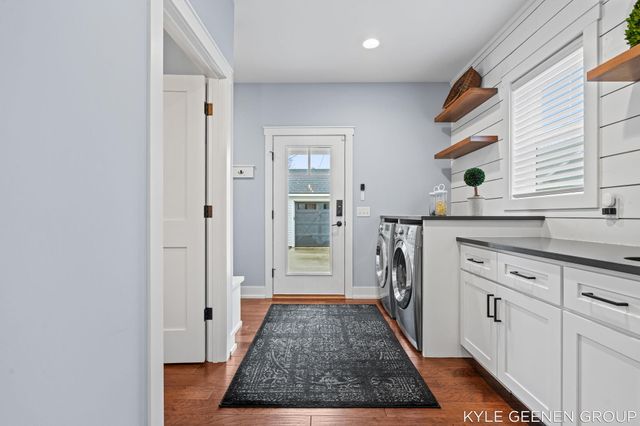 140 W 10th Street, Holland City, MI 49423