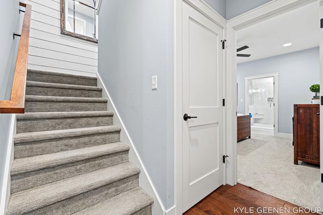 140 W 10th Street, Holland City, MI 49423