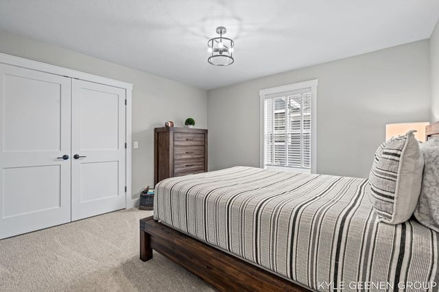 140 W 10th Street, Holland City, MI 49423