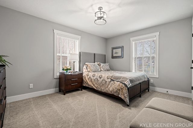 140 W 10th Street, Holland City, MI 49423
