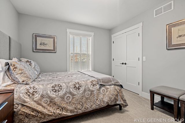 140 W 10th Street, Holland City, MI 49423