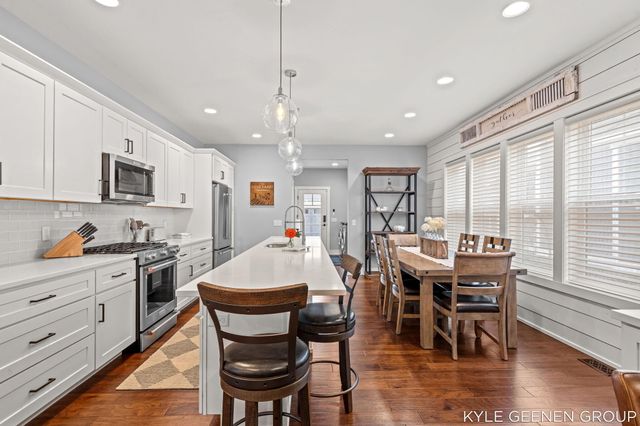 140 W 10th Street, Holland City, MI 49423