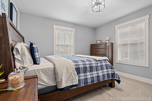 140 W 10th Street, Holland City, MI 49423