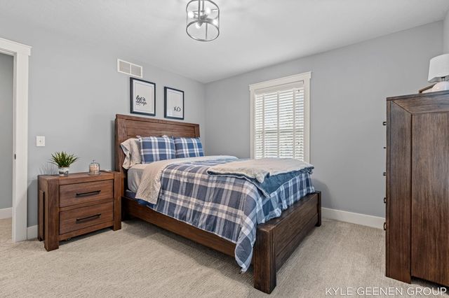 140 W 10th Street, Holland City, MI 49423