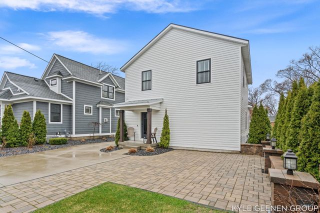 140 W 10th Street, Holland City, MI 49423