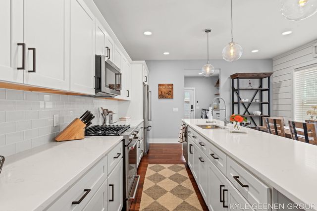 140 W 10th Street, Holland City, MI 49423