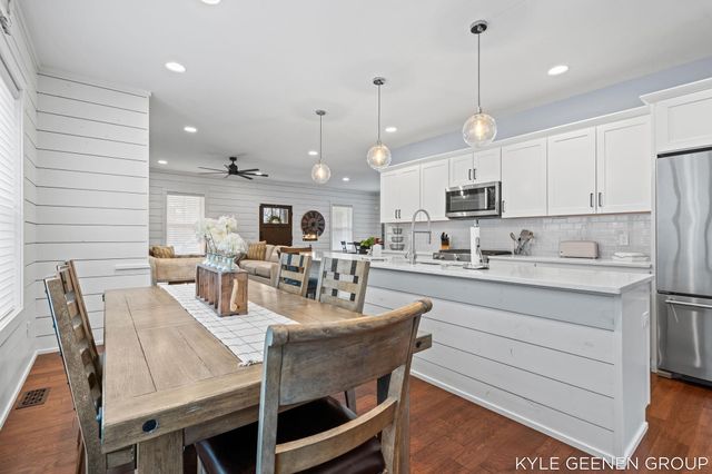 140 W 10th Street, Holland City, MI 49423