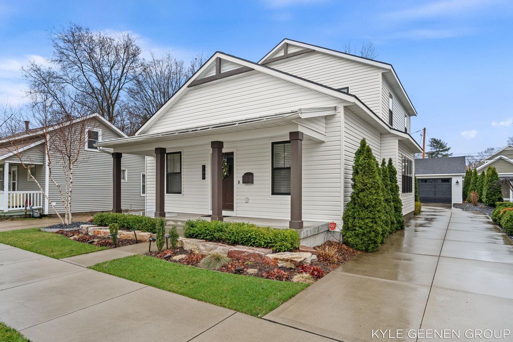 140 W 10th Street, Holland City, MI 49423