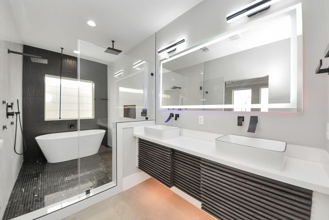 602 W 28th Street A, Houston, TX 77008