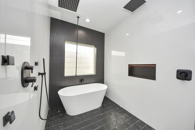 602 W 28th Street A, Houston, TX 77008