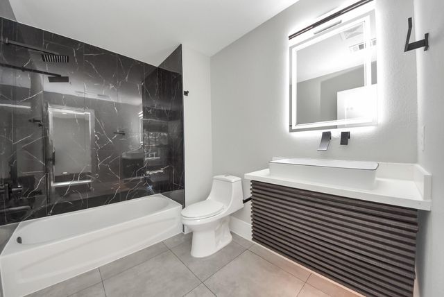 602 W 28th Street A, Houston, TX 77008