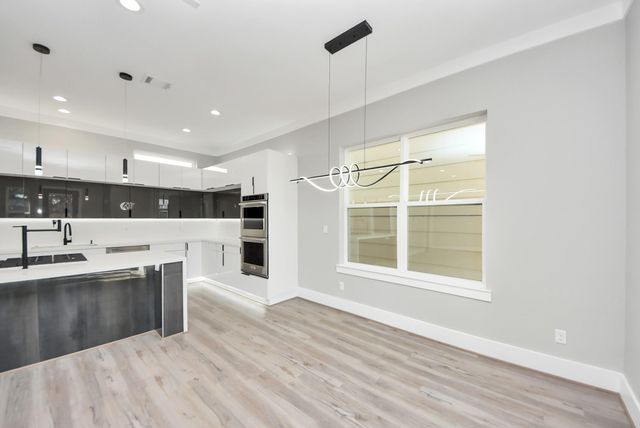 602 W 28th Street A, Houston, TX 77008