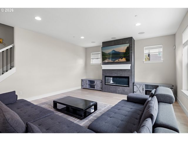 107 Ne 72ND Ave, Hillsboro, OR 97124