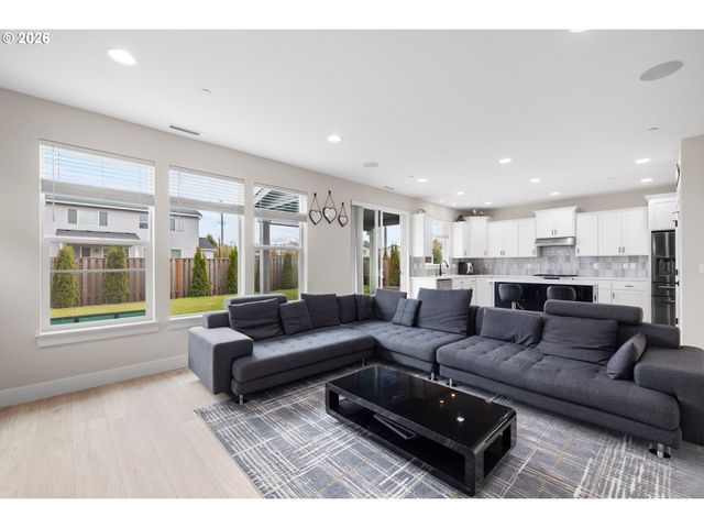 107 Ne 72ND Ave, Hillsboro, OR 97124