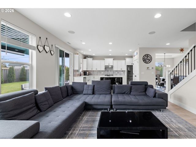 107 Ne 72ND Ave, Hillsboro, OR 97124