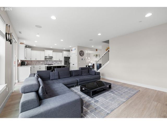 107 Ne 72ND Ave, Hillsboro, OR 97124