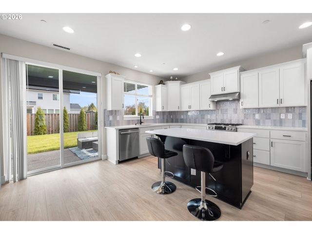 107 Ne 72ND Ave, Hillsboro, OR 97124