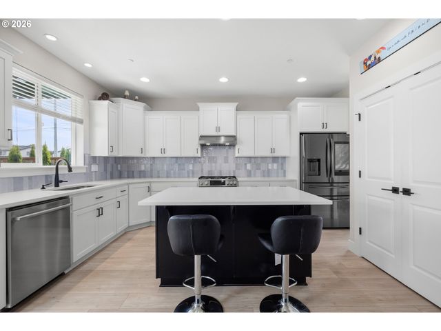 107 Ne 72ND Ave, Hillsboro, OR 97124