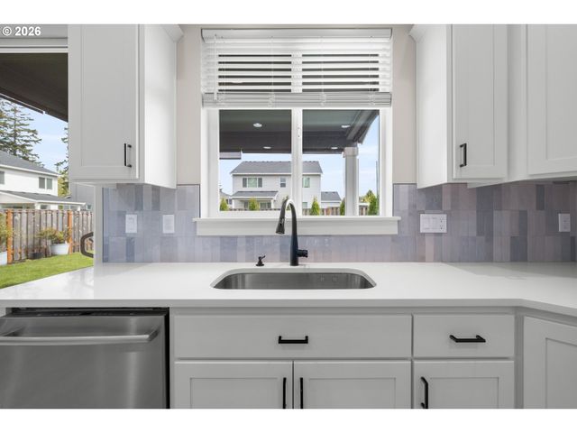 107 Ne 72ND Ave, Hillsboro, OR 97124