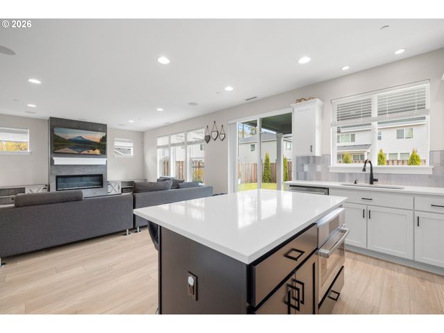 107 Ne 72ND Ave, Hillsboro, OR 97124