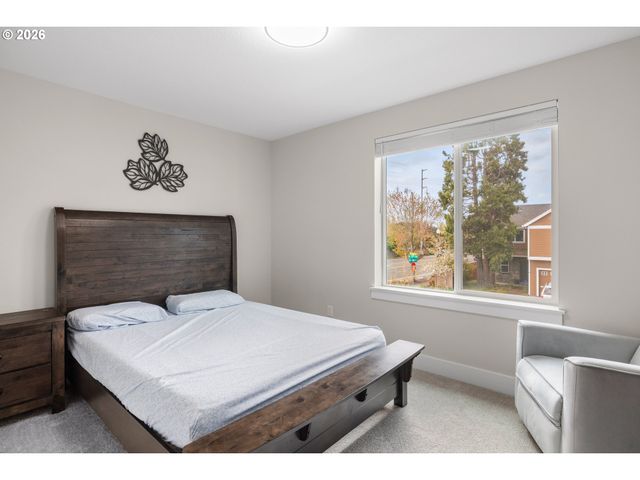 107 Ne 72ND Ave, Hillsboro, OR 97124