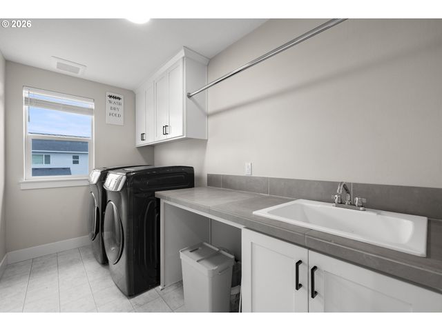 107 Ne 72ND Ave, Hillsboro, OR 97124