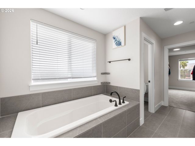 107 Ne 72ND Ave, Hillsboro, OR 97124