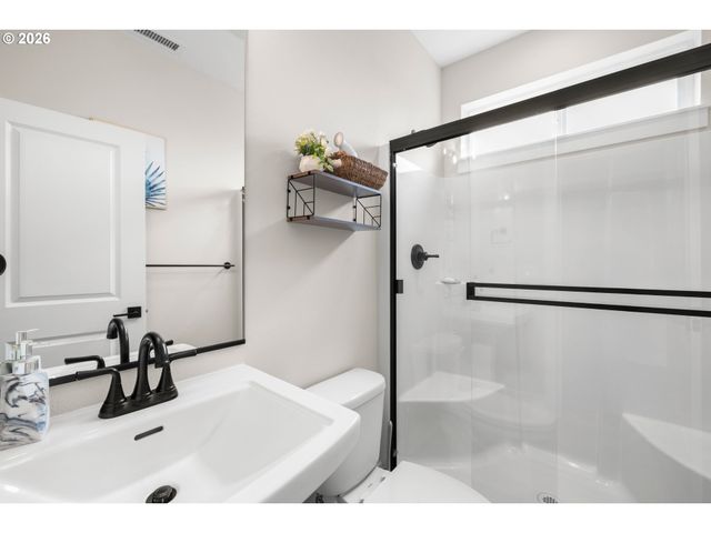 107 Ne 72ND Ave, Hillsboro, OR 97124