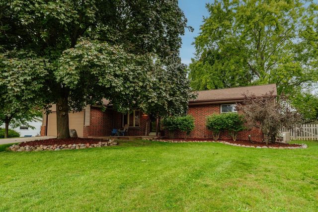 S77W17436 St Leonards DRIVE, Muskego, WI 53150