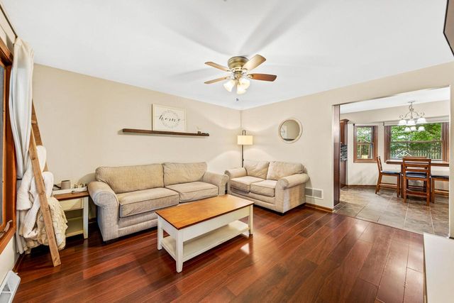 S77W17436 St Leonards DRIVE, Muskego, WI 53150