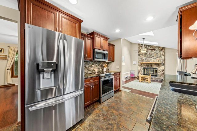 S77W17436 St Leonards DRIVE, Muskego, WI 53150