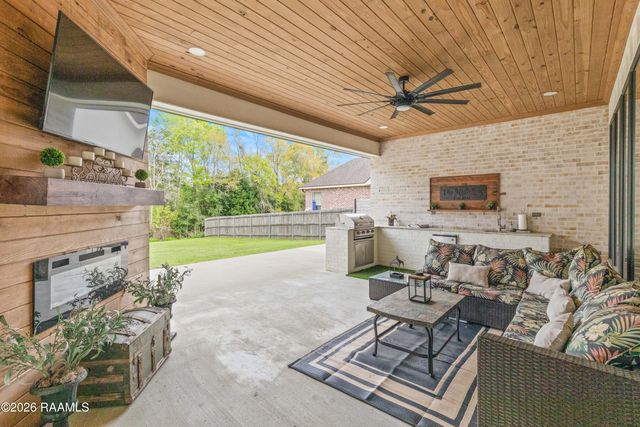 119 Grandview Terrace Drive, Youngsville, LA 70592