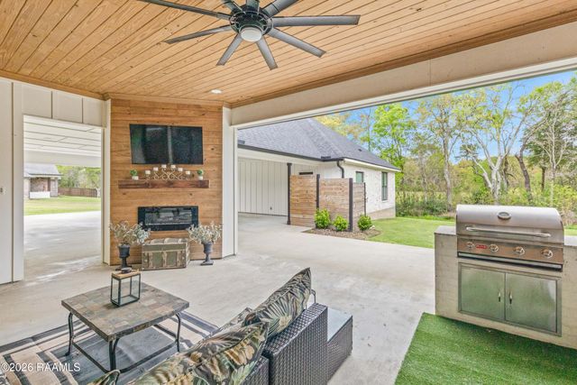 119 Grandview Terrace Drive, Youngsville, LA 70592