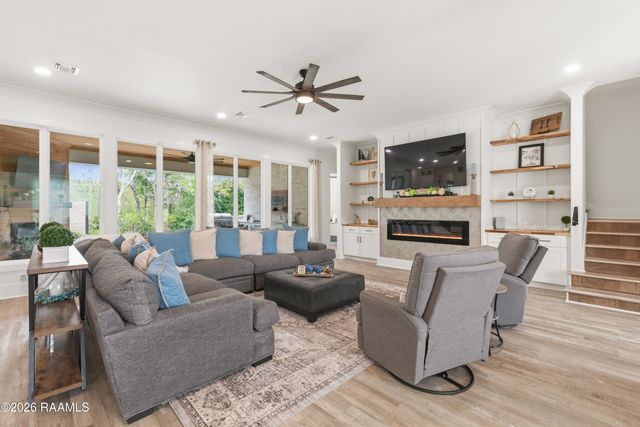 119 Grandview Terrace Drive, Youngsville, LA 70592