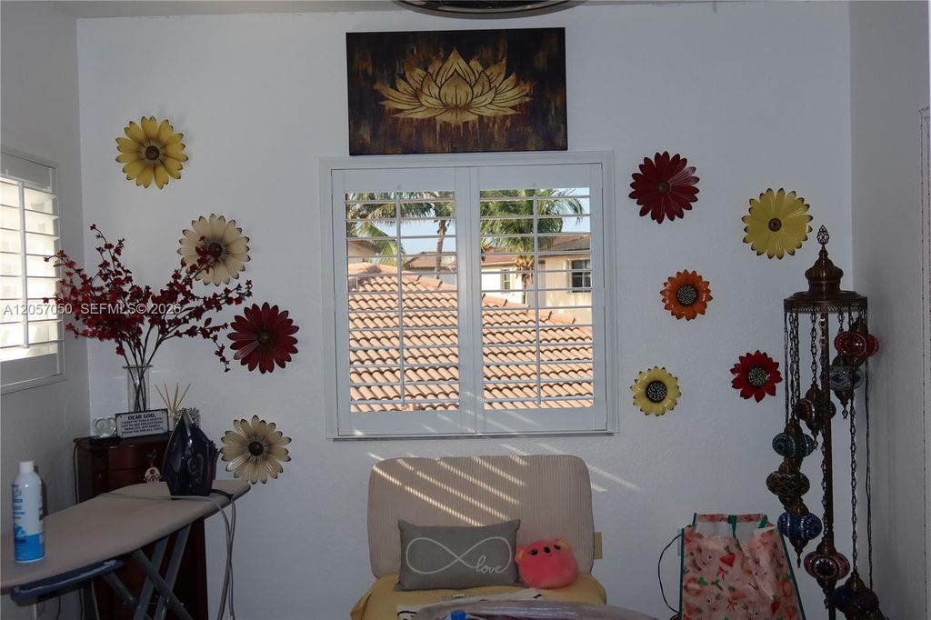 Image 10 of property listing at 22761 SW 93rd Psge, Cutler Bay, FL 33190