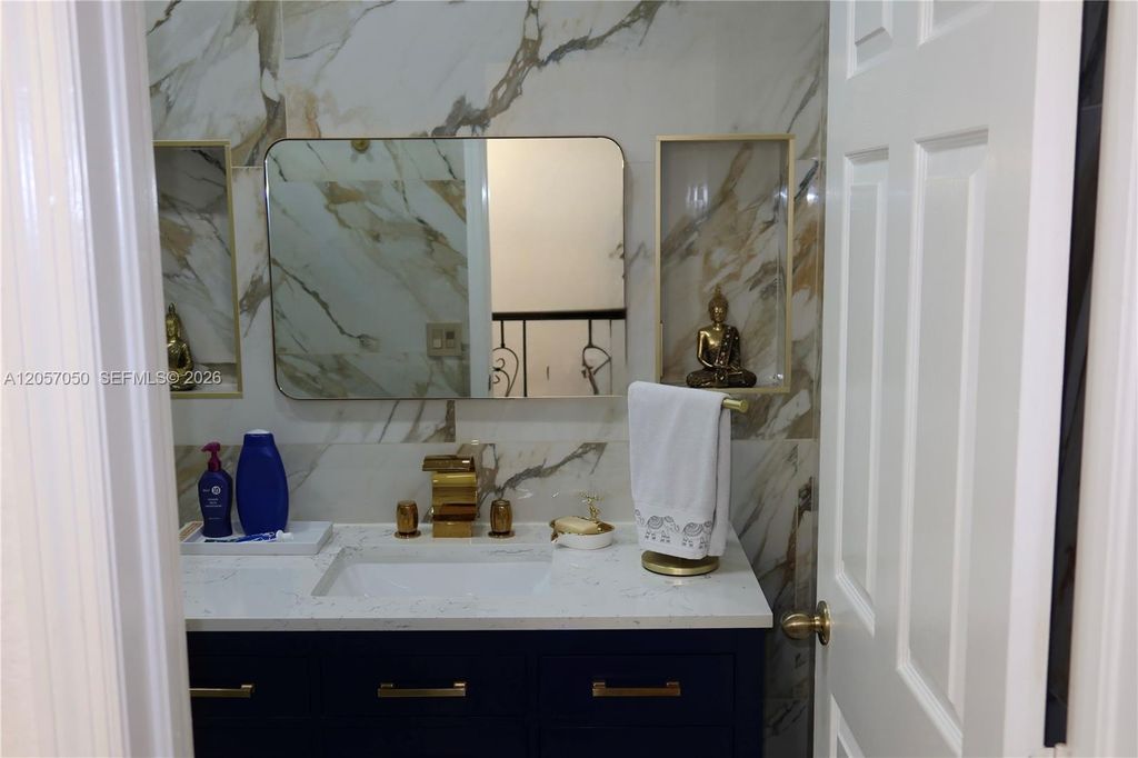 Image 17 of property listing at 22761 SW 93rd Psge, Cutler Bay, FL 33190