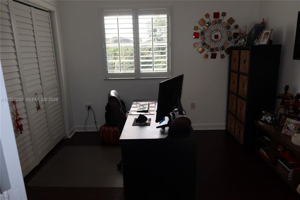 Image 2 of property listing at 22761 SW 93rd Psge, Cutler Bay, FL 33190