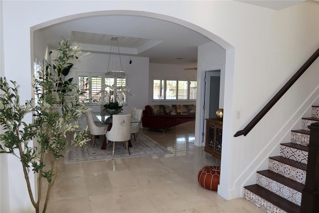 Image 3 of property listing at 22761 SW 93rd Psge, Cutler Bay, FL 33190