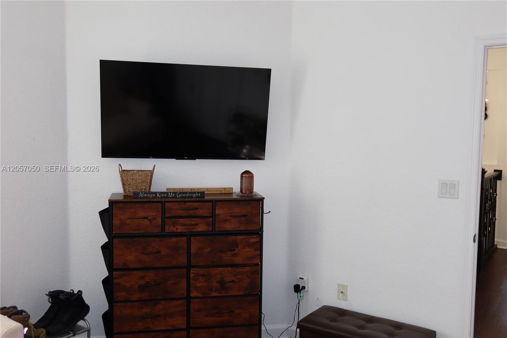 Image 37 of property listing at 22761 SW 93rd Psge, Cutler Bay, FL 33190