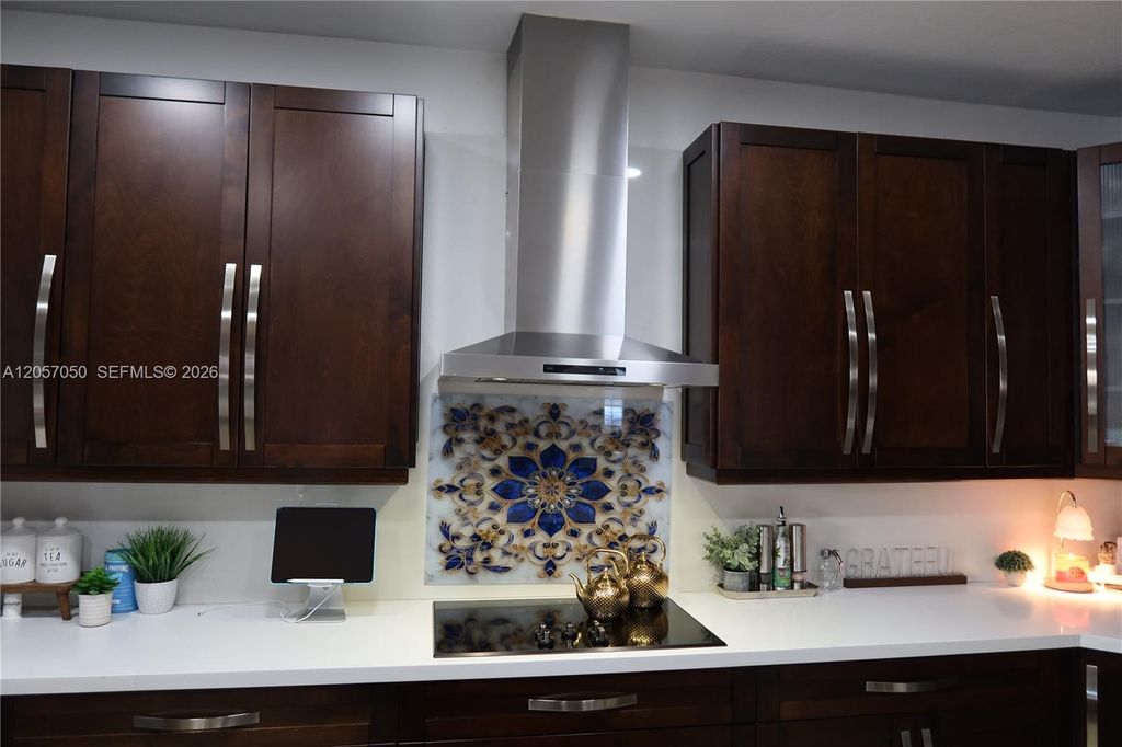Image 4 of property listing at 22761 SW 93rd Psge, Cutler Bay, FL 33190