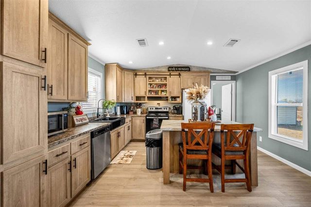 101 Pond View, Elgin, OK 73538