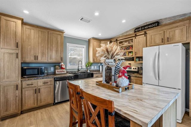 101 Pond View, Elgin, OK 73538