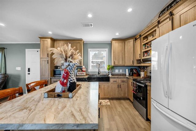 101 Pond View, Elgin, OK 73538